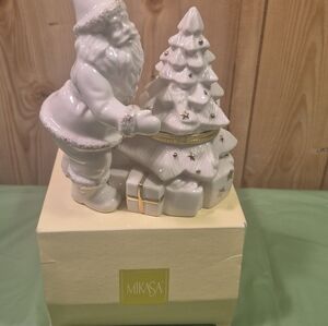 MIKASA HOLIDAY ELEGANCE SANTA'S TREE JEWELRY BOX.